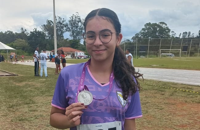 Sandumonense conquista medalha de prata no atletismo durante o JEMG e se classifica para etapa estadual
